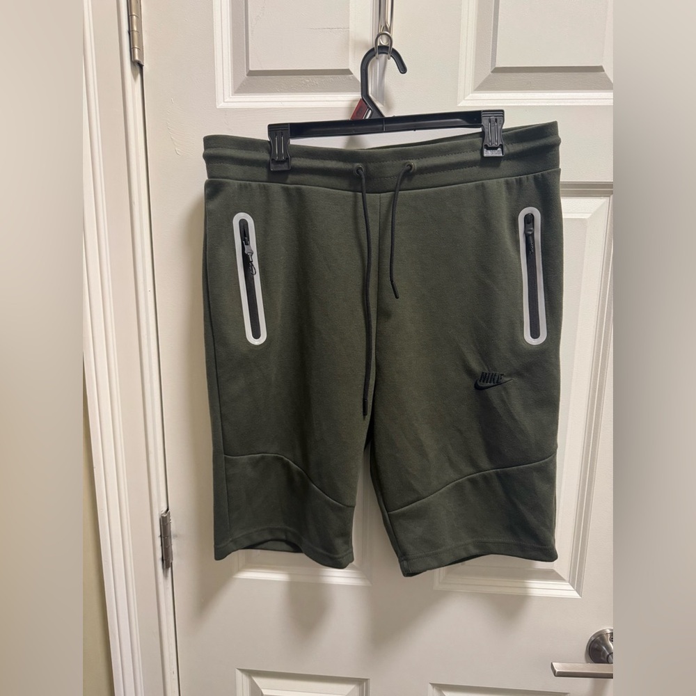 Nike Olive Green Men's Shorts